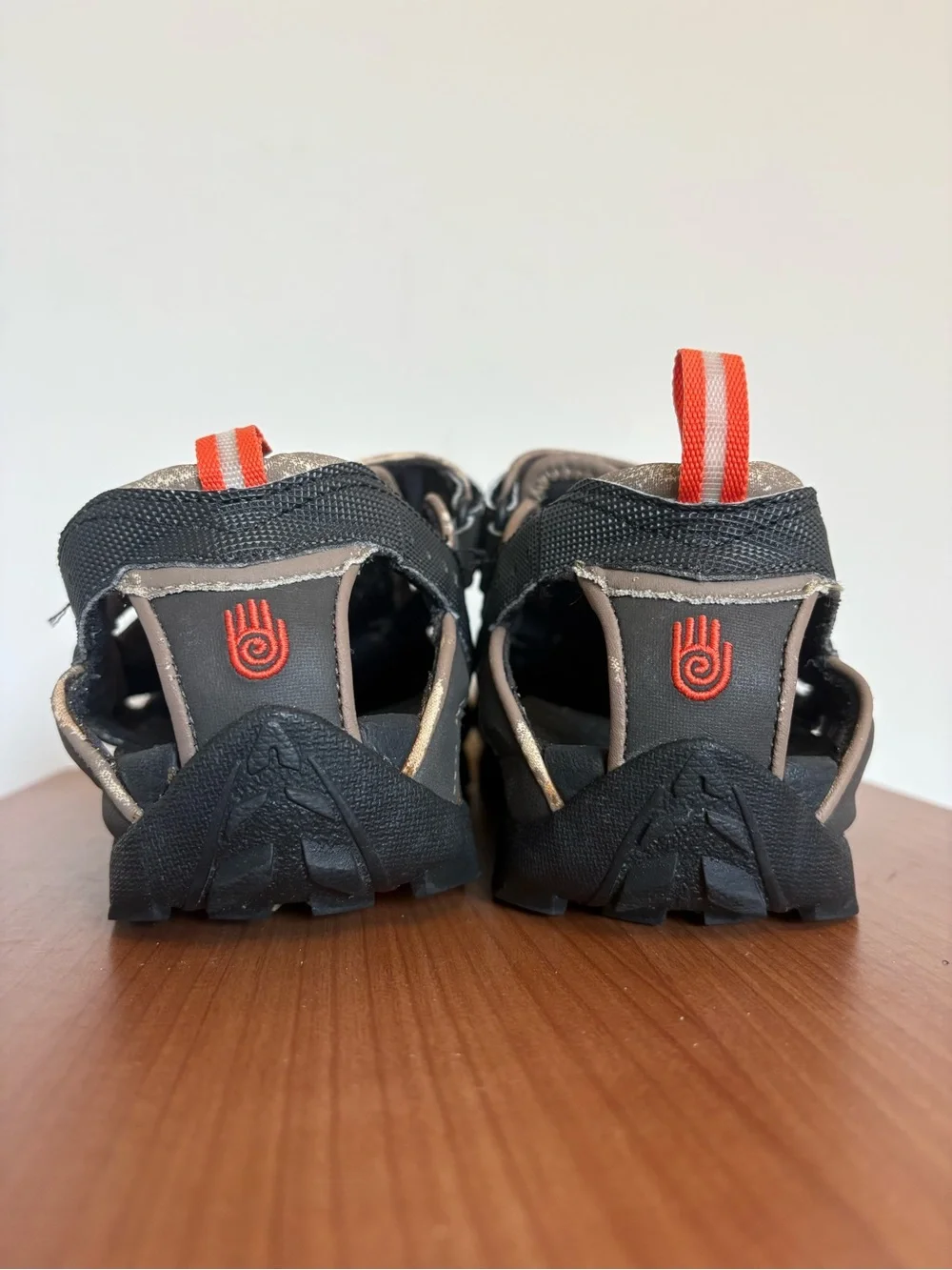 Teva Dozer Closed Toe Sandals Hiking Outdoors Water Sports Men's shoe size 9